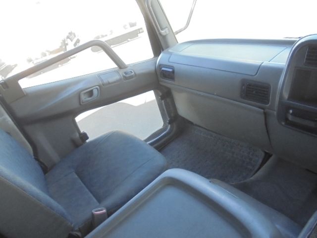 MITSUBISHI FUSOU FIGHTER 2002 Image 31