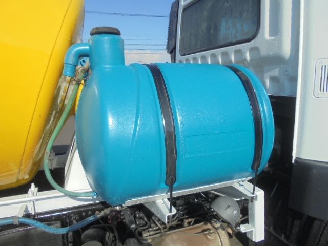 MITSUBISHI FUSOU FIGHTER 2002 Image 31