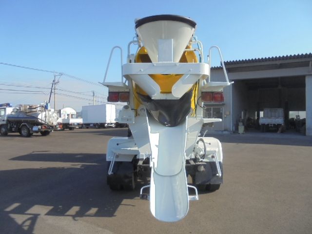 MITSUBISHI FUSOU FIGHTER 2002 Image 31