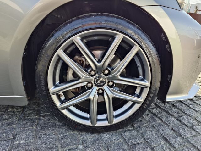 TOYOTA LEXUS IS300H 2013 Image 31