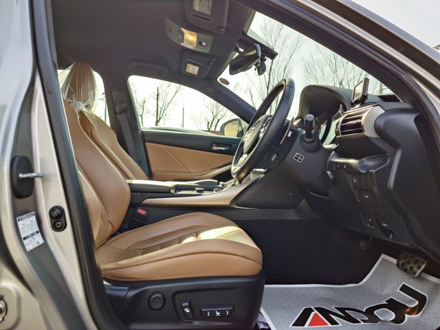 TOYOTA LEXUS IS300H 2013 Image 31