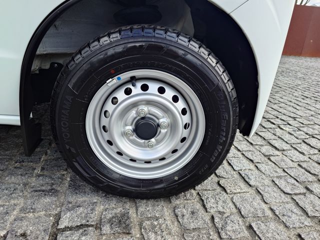 MITSUBISHI MINICAB VAN 2025 Image 31