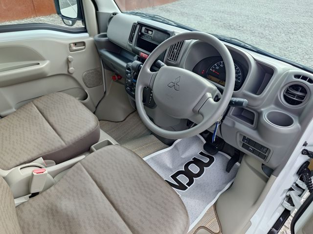 MITSUBISHI MINICAB VAN 2025 Image 31