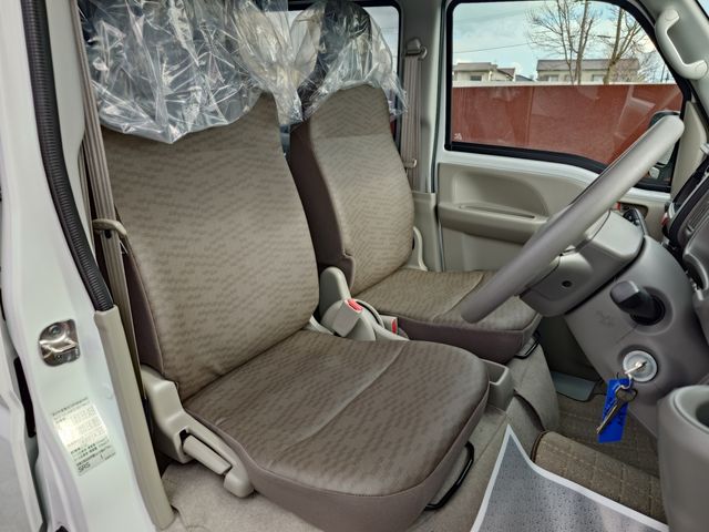 MITSUBISHI MINICAB VAN 2025 Image 31