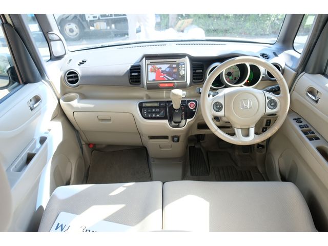HONDA N BOX 2013 Image 31