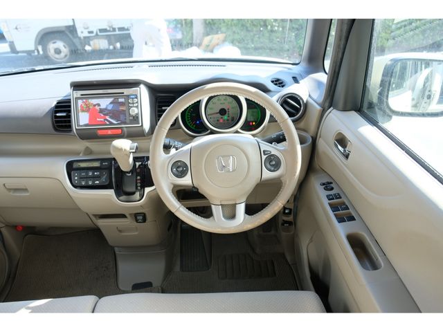 HONDA N BOX 2013 Image 31