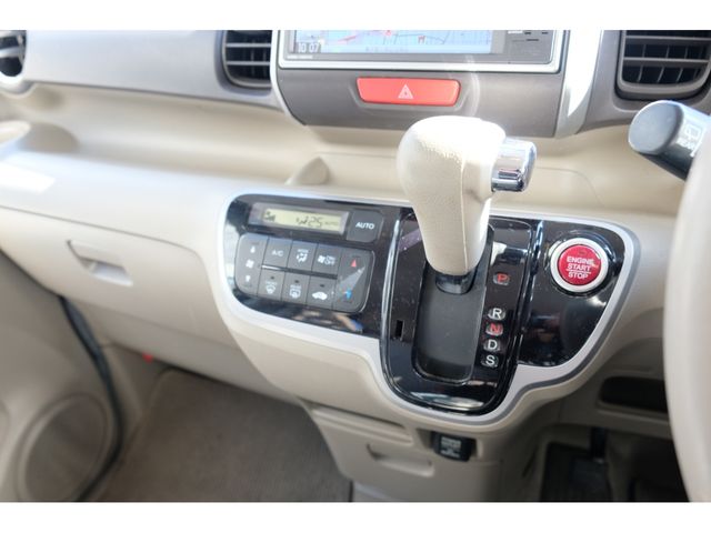 HONDA N BOX 2013 Image 31