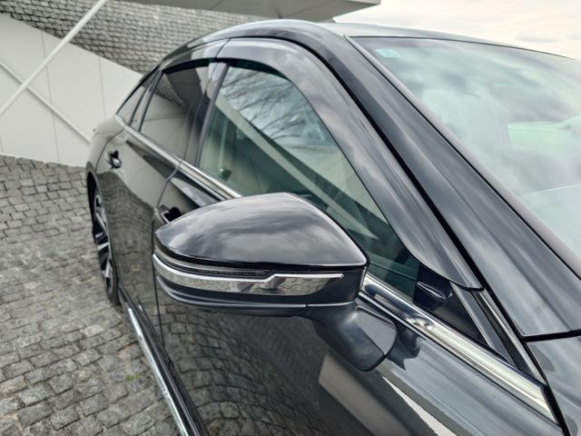 TOYOTA CROWN SEDAN HYBRID 2024 Image 31