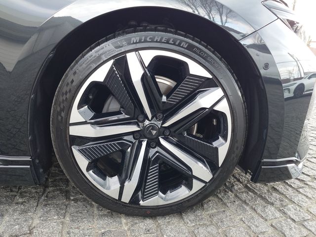 TOYOTA CROWN SEDAN HYBRID 2024 Image 31