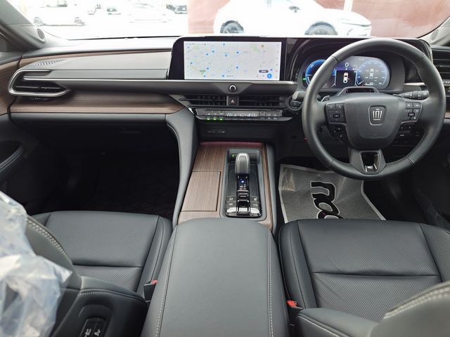 TOYOTA CROWN SEDAN HYBRID 2024 Image 31