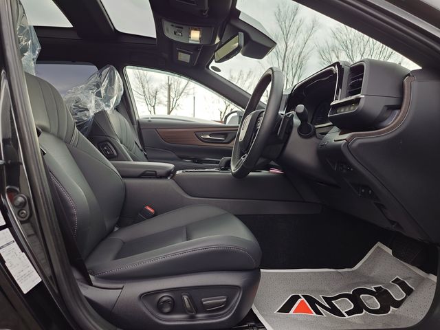 TOYOTA CROWN SEDAN HYBRID 2024 Image 31