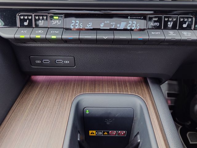 TOYOTA CROWN SEDAN HYBRID 2024 Image 31