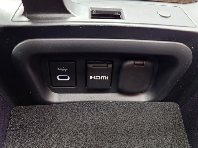 TOYOTA CROWN SEDAN HYBRID 2024 Image 31