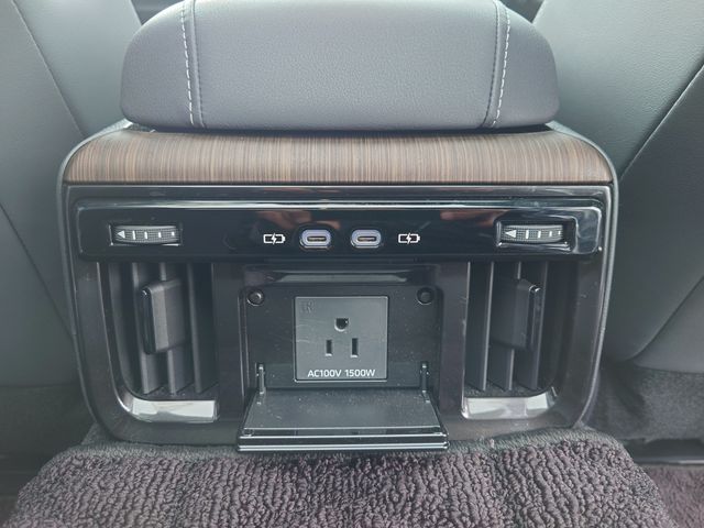 TOYOTA CROWN SEDAN HYBRID 2024 Image 31