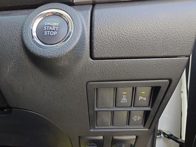 TOYOTA HILUX 4WD 2021 Image 31