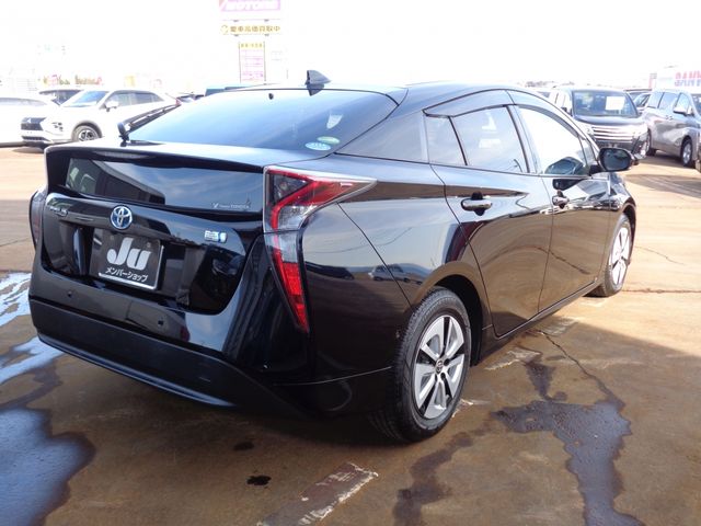 TOYOTA PRIUS 2016 Image 31