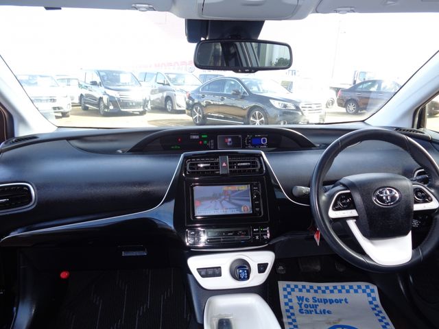 TOYOTA PRIUS 2016 Image 31