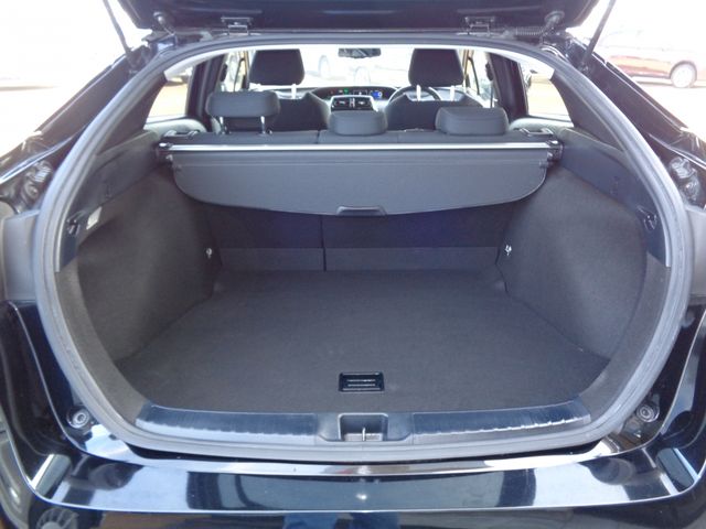 TOYOTA PRIUS 2016 Image 31