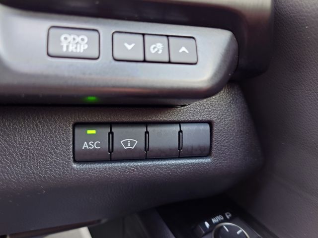 TOYOTA LEXUS UX250H 2019 Image 31