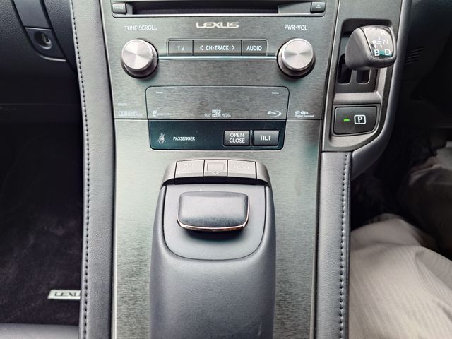 TOYOTA LEXUS HS250H 2017 Image 31