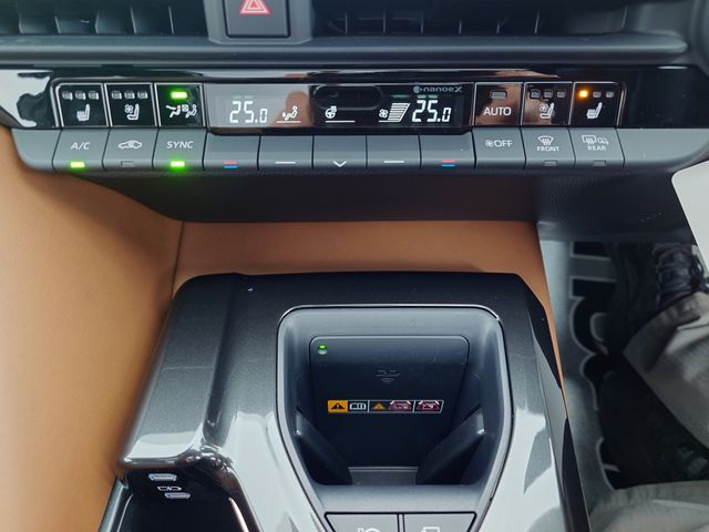 TOYOTA CROWN ESTATE 4WD 2025 Image 31