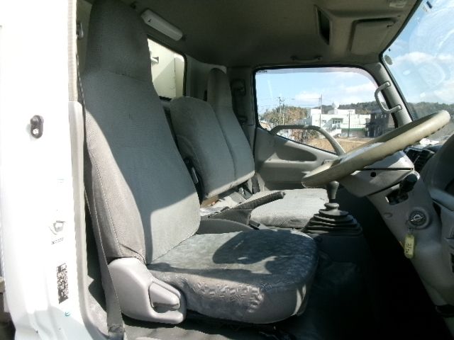 HINO DUTRO 2007 Image 31