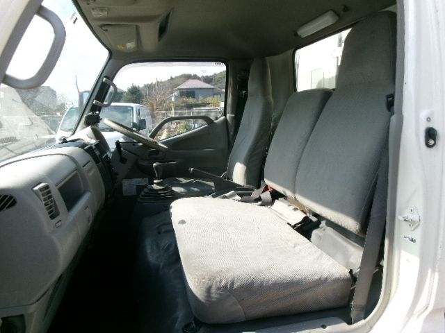 HINO DUTRO 2007 Image 31