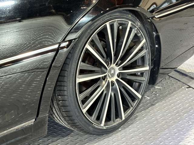 TOYOTA CROWN MAJESTA 2000 Image 31