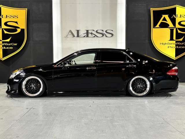 TOYOTA CROWN SEDAN 2010 Image 31