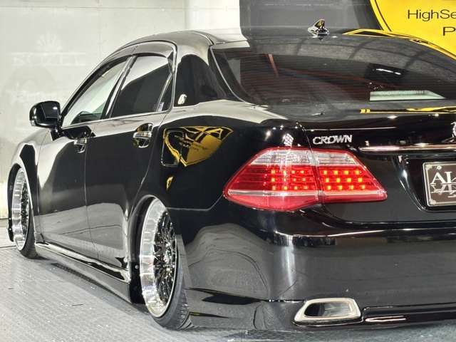 TOYOTA CROWN SEDAN 2010 Image 31