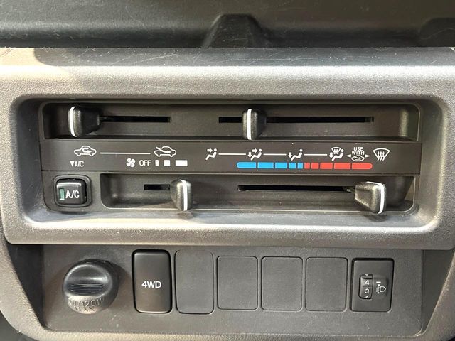 DAIHATSU HIJET TRUCK 4WD 2018 Image 31