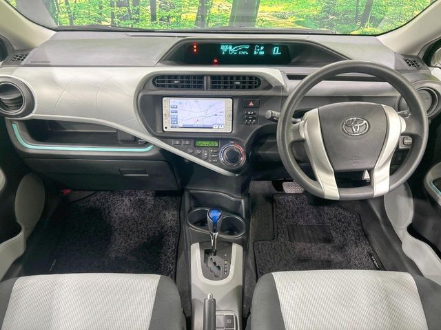 TOYOTA AQUA 2013 Image 31