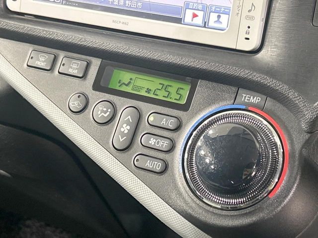 TOYOTA AQUA 2013 Image 31