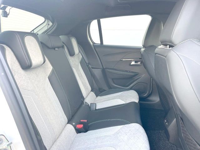 PEUGEOT 208 2020 Image 31