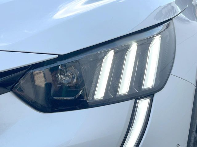 PEUGEOT 208 2020 Image 31