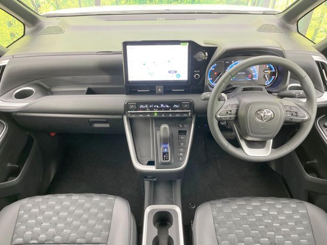 TOYOTA VOXY HYBRID 2025 Image 31