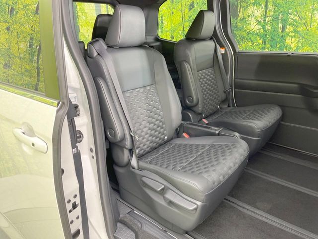 TOYOTA VOXY HYBRID 2025 Image 31