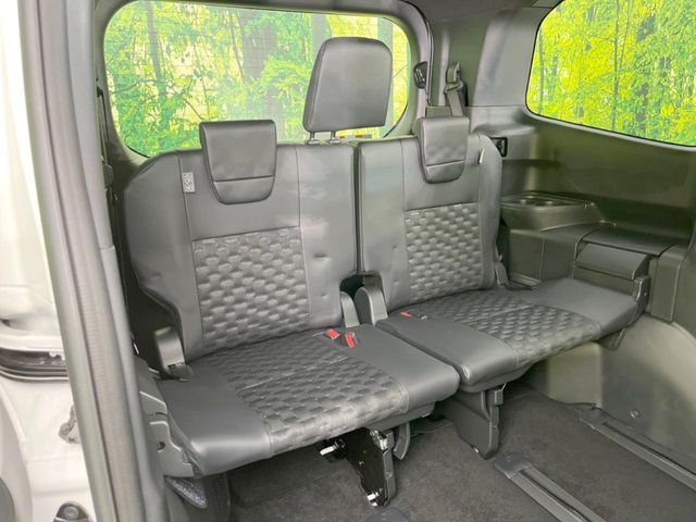 TOYOTA VOXY HYBRID 2025 Image 31