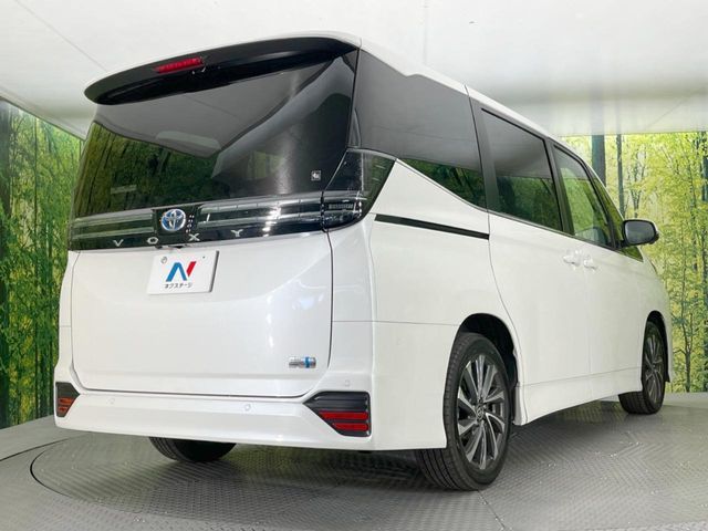 TOYOTA VOXY HYBRID 2025 Image 31