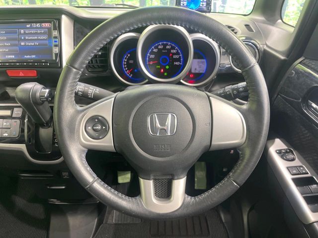 HONDA N BOX 2013 Image 31