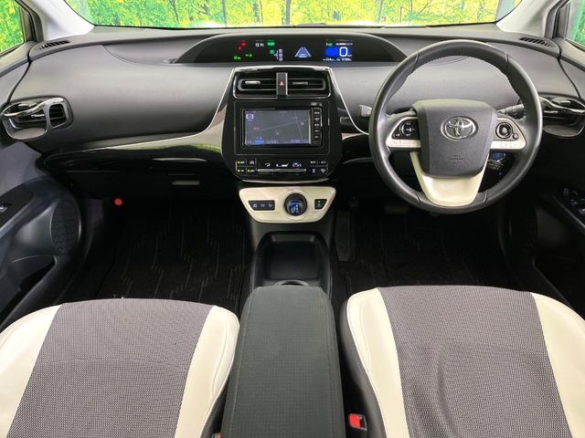 TOYOTA PRIUS 2017 Image 31