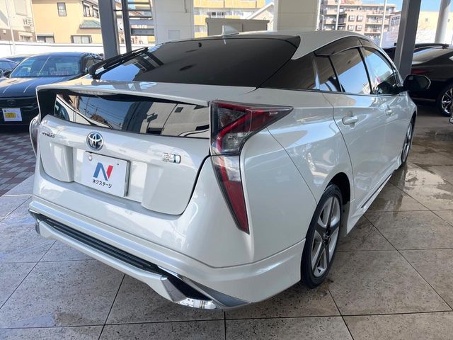 TOYOTA PRIUS 2016 Image 31