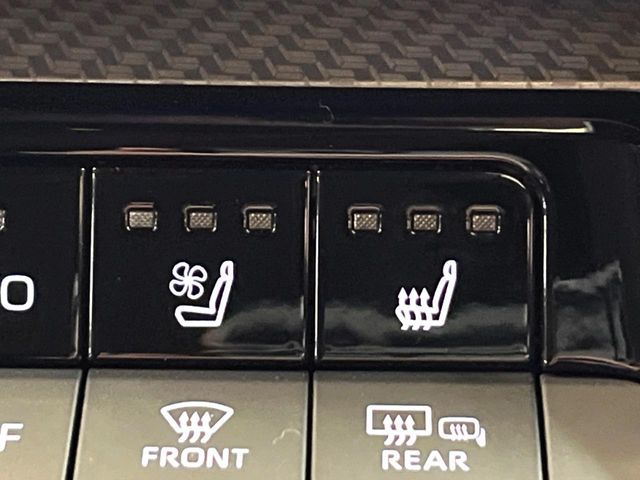 TOYOTA PRIUS PHV 2024 Image 31