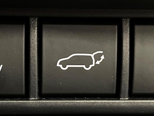 TOYOTA PRIUS PHV 2024 Image 31