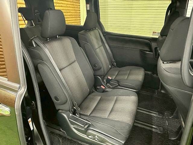 TOYOTA VOXY 2018 Image 31