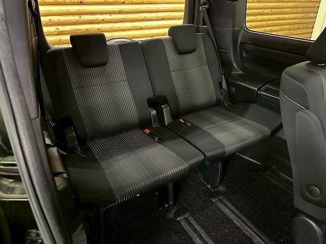 TOYOTA VOXY 2018 Image 31