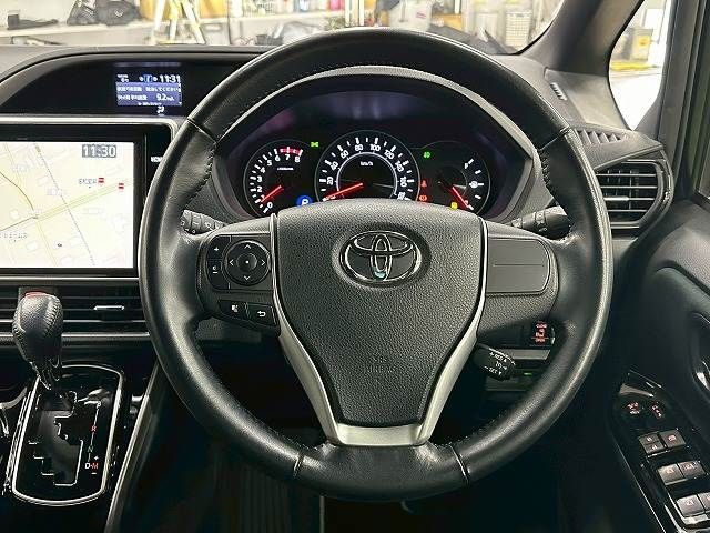 TOYOTA VOXY 2018 Image 31