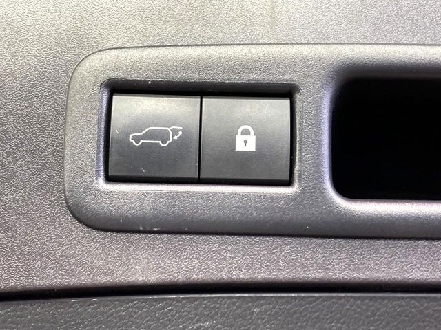 TOYOTA LEXUS UX250H 2019 Image 31