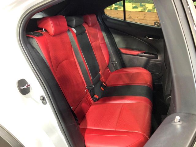 TOYOTA LEXUS UX250H 2019 Image 31