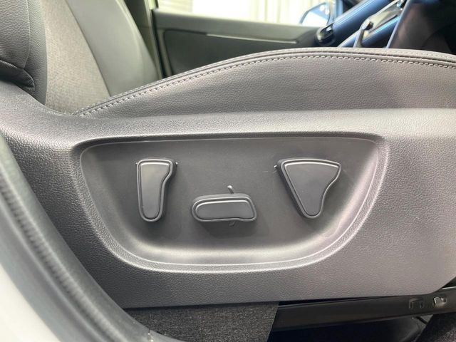 TOYOTA YARIS CROSS HYBRID 2023 Image 31